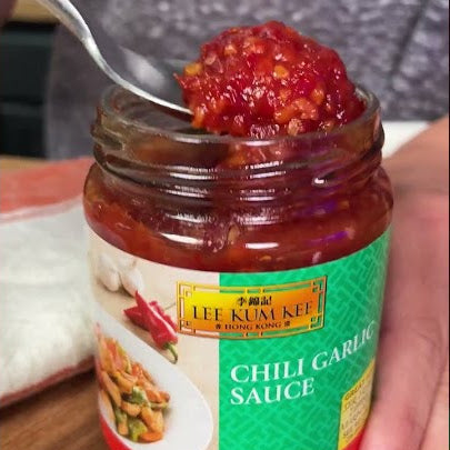 LKK Chilli Garlic Sauce 1.05kg (6)